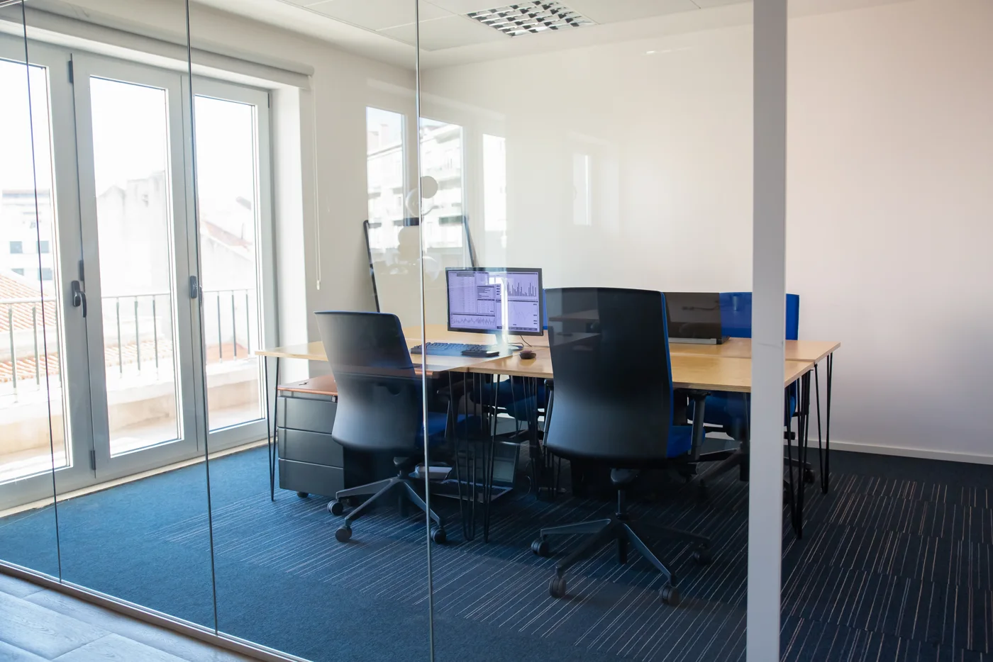 Office space organized and cleaned by Elite
